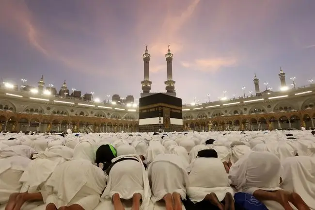 Jamaah haji Indonesia sedang melaksanakan tawaf di Masjidil Haram Makkah