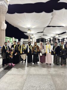 Jamaah Wanita Grup Masjid Nabawi Syal MIW April 2025