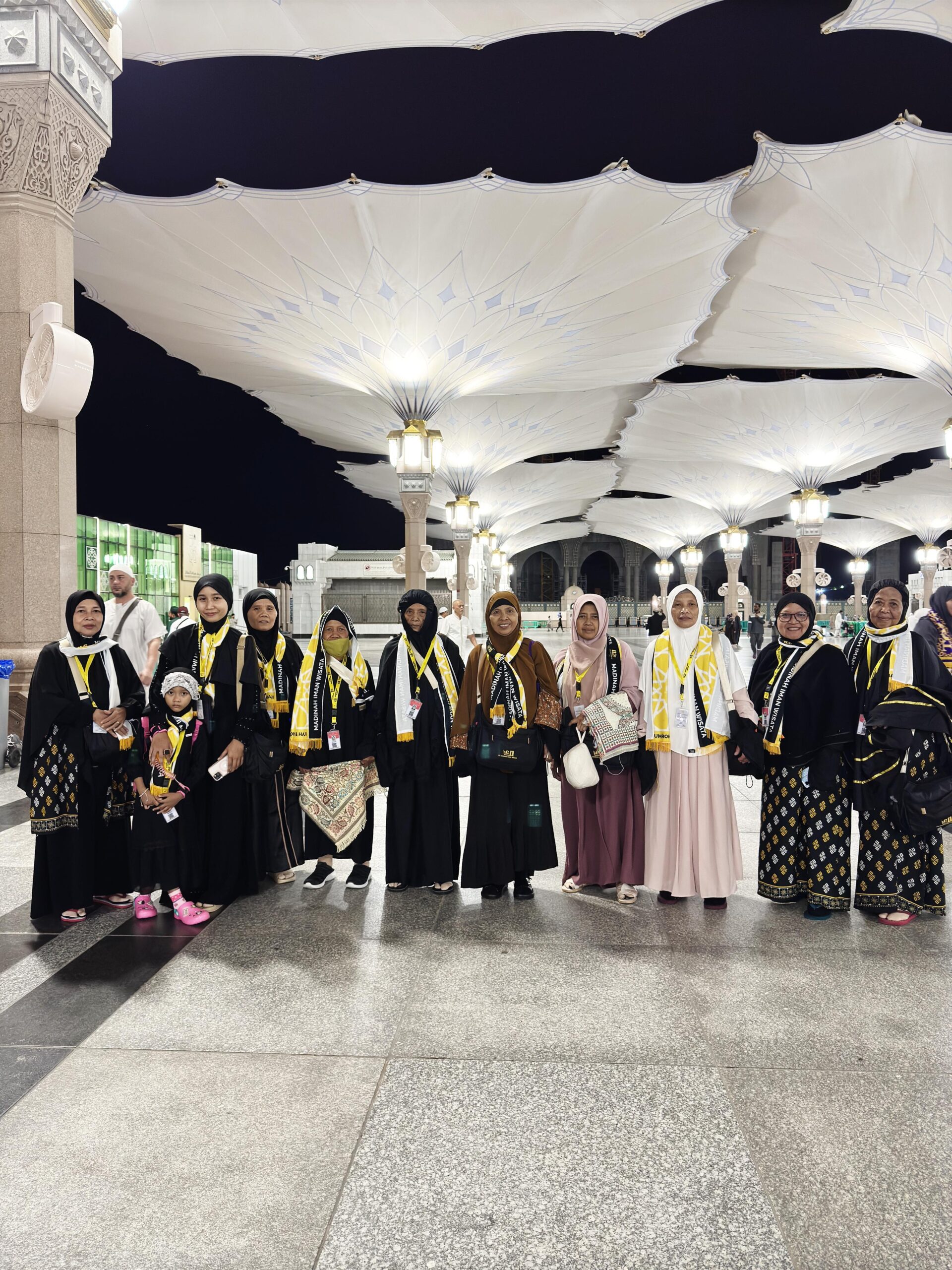 Jamaah Wanita Grup Masjid Nabawi Syal MIW April 2025