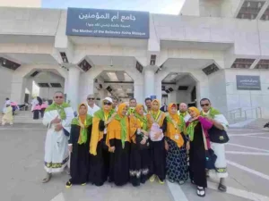 Jamaah MIW Berfoto Bersama | Doa Masuk Masjidil Haram