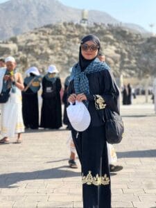 Jamaah Wanita Rombongan MIW Solo Sedang Berfoto | Hukum Ihram Bagi Wanita Haid