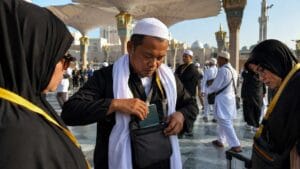 cara menyimpan paspor aman di arab saudi